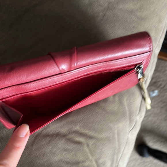Red Wallet - Picture 4 of 6